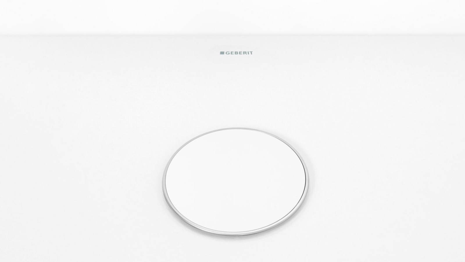 Drain cover in white with discreet chrome rim