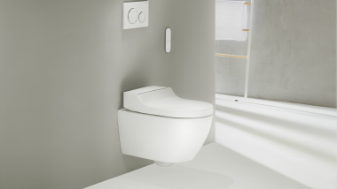 Geberit AquaClean Tuma Comfort with Sigma20 remote control