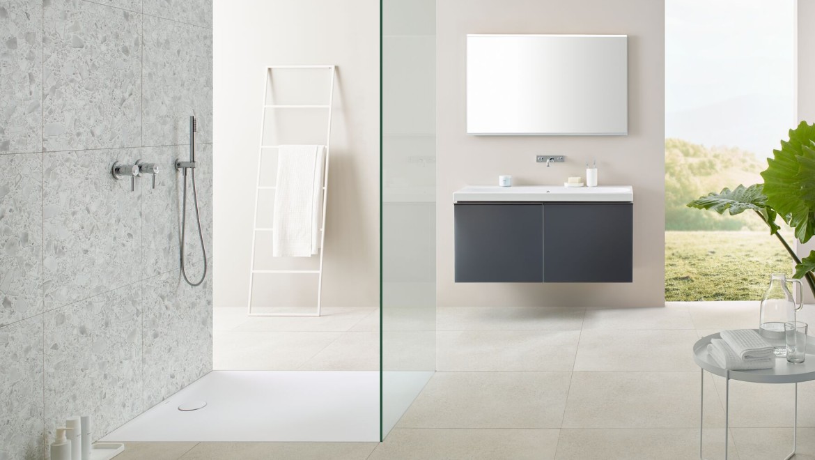 Geberit Olona shower surface