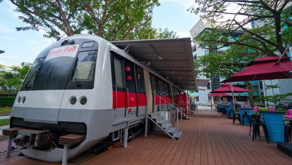 Train Pod Hotel in Singapore (© Watson Lau)